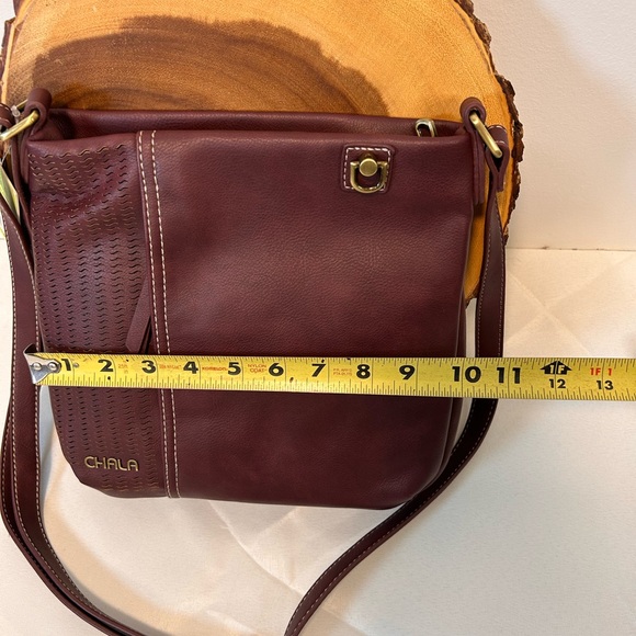 New CHALA Laser Cut Crossbody Bag Adjustable Strap Plum Purple faux‎ leather - Picture 4 of 13